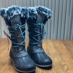 Khombu Black and Blue Winter Boots with Faux Fur